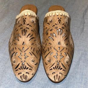 Vera Cruz - Olivetta Mules. New No Box from Sundance.Size 38